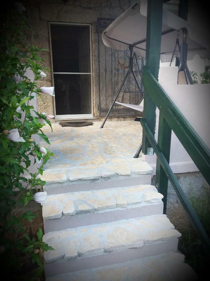 Holiday Home Jadric Osoje Екстер'єр фото