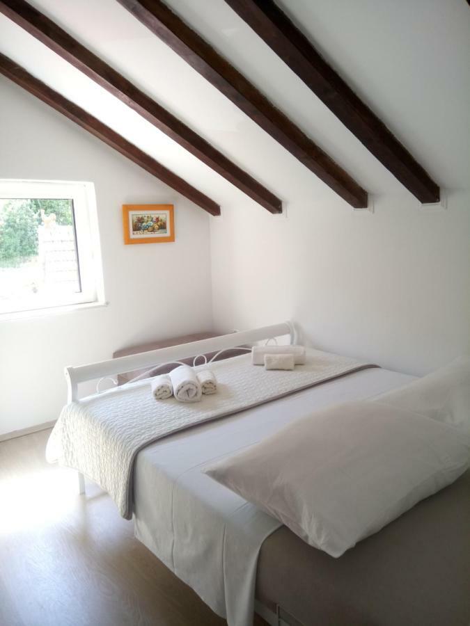 Holiday Home Jadric Osoje Екстер'єр фото