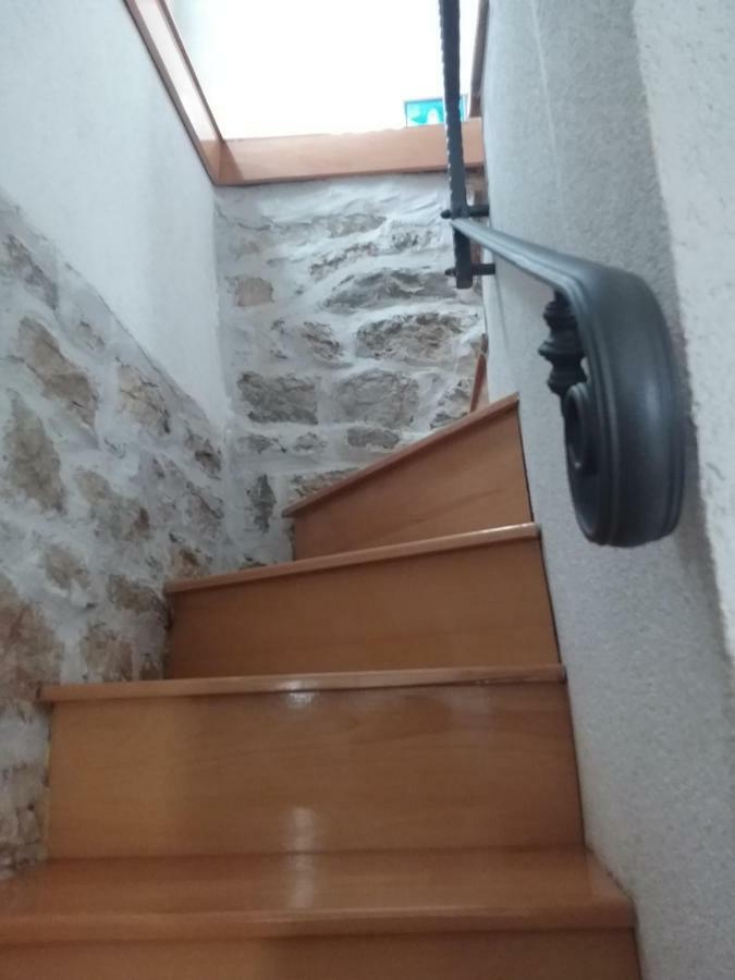 Holiday Home Jadric Osoje Екстер'єр фото